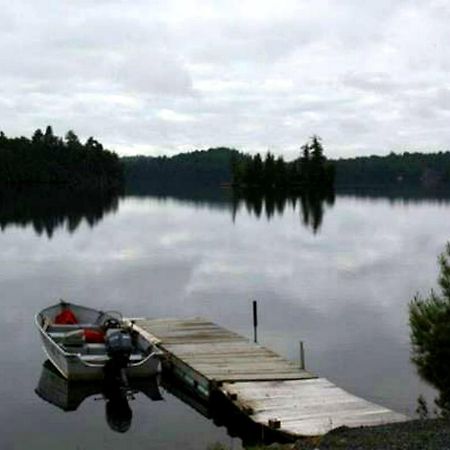 Dunlop Lake Lodge Elliot Lake エクステリア 写真