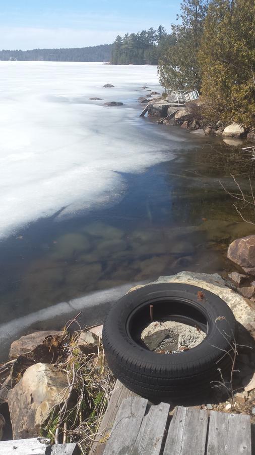 Dunlop Lake Lodge Elliot Lake エクステリア 写真