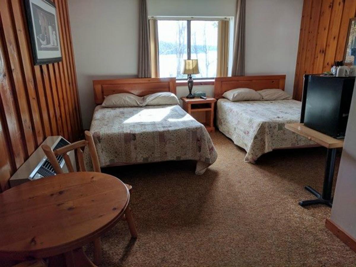 Dunlop Lake Lodge Elliot Lake エクステリア 写真