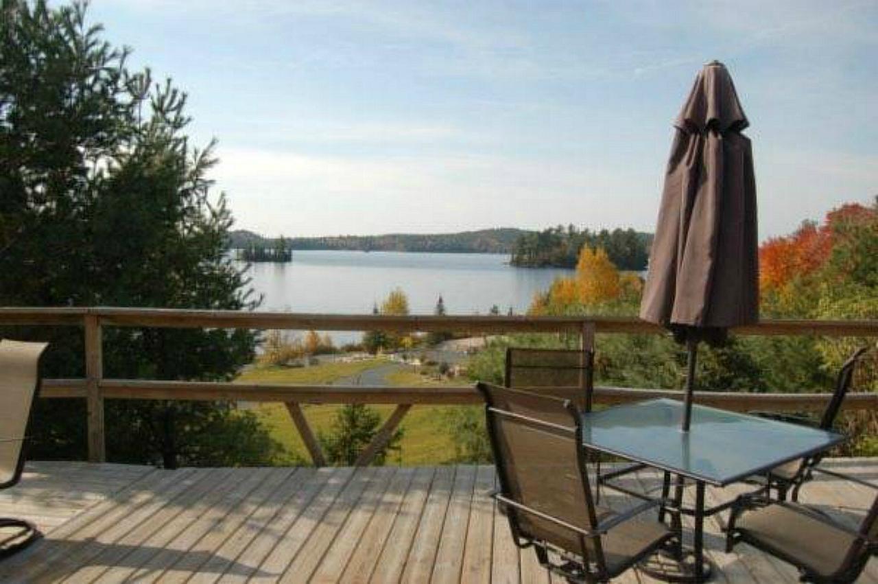 Dunlop Lake Lodge Elliot Lake エクステリア 写真