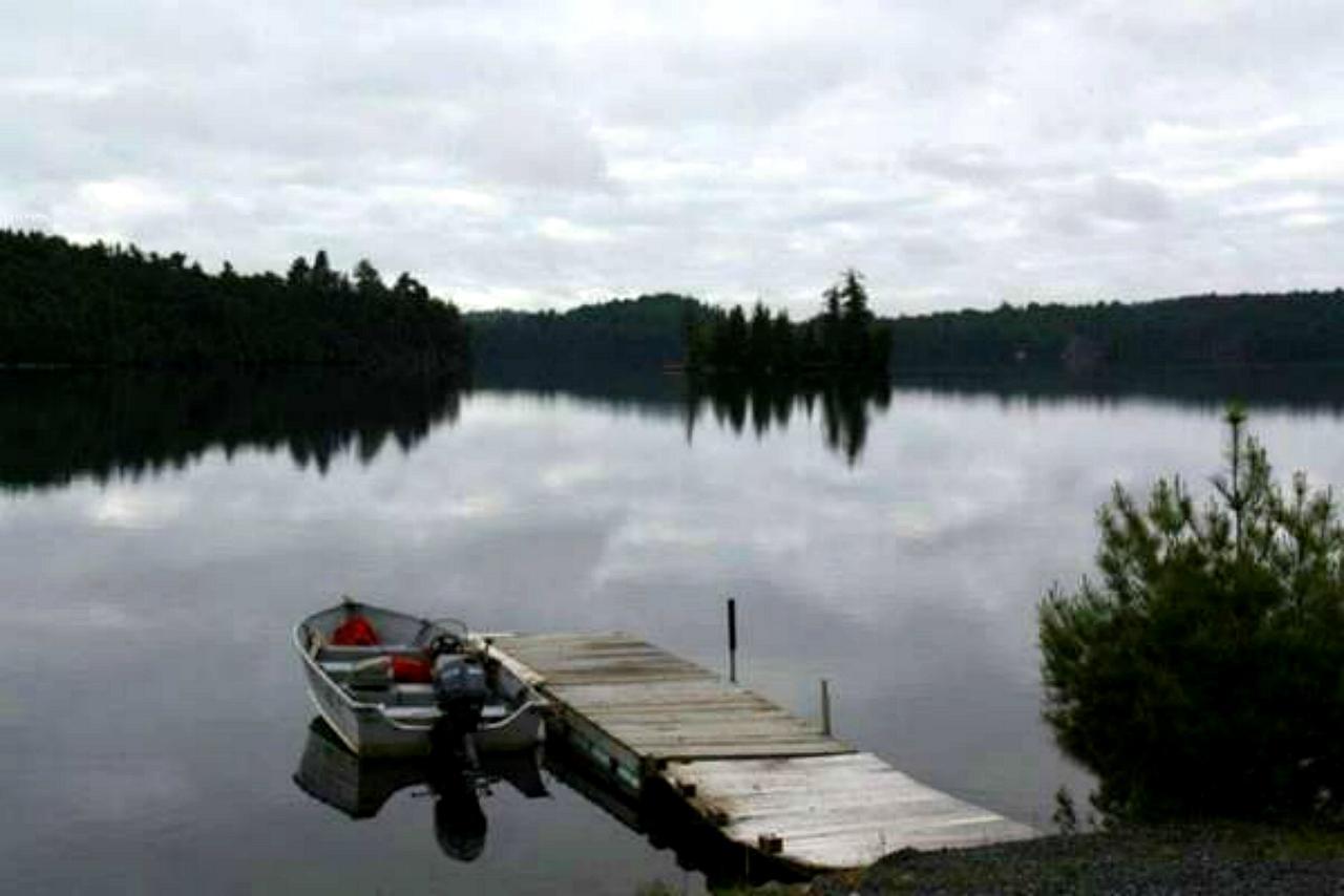 Dunlop Lake Lodge Elliot Lake エクステリア 写真
