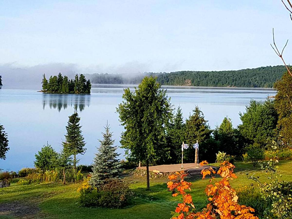 Dunlop Lake Lodge Elliot Lake エクステリア 写真