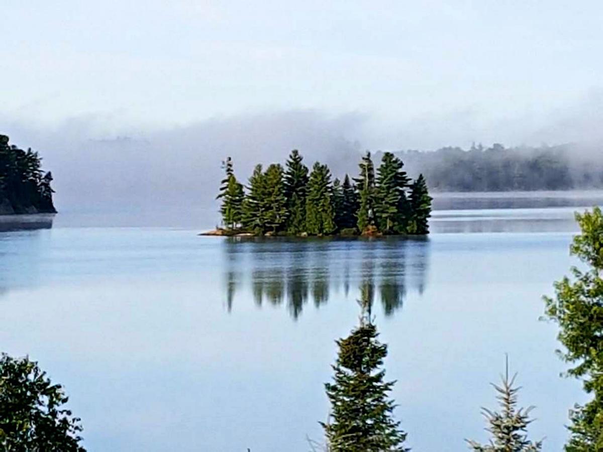 Dunlop Lake Lodge Elliot Lake エクステリア 写真