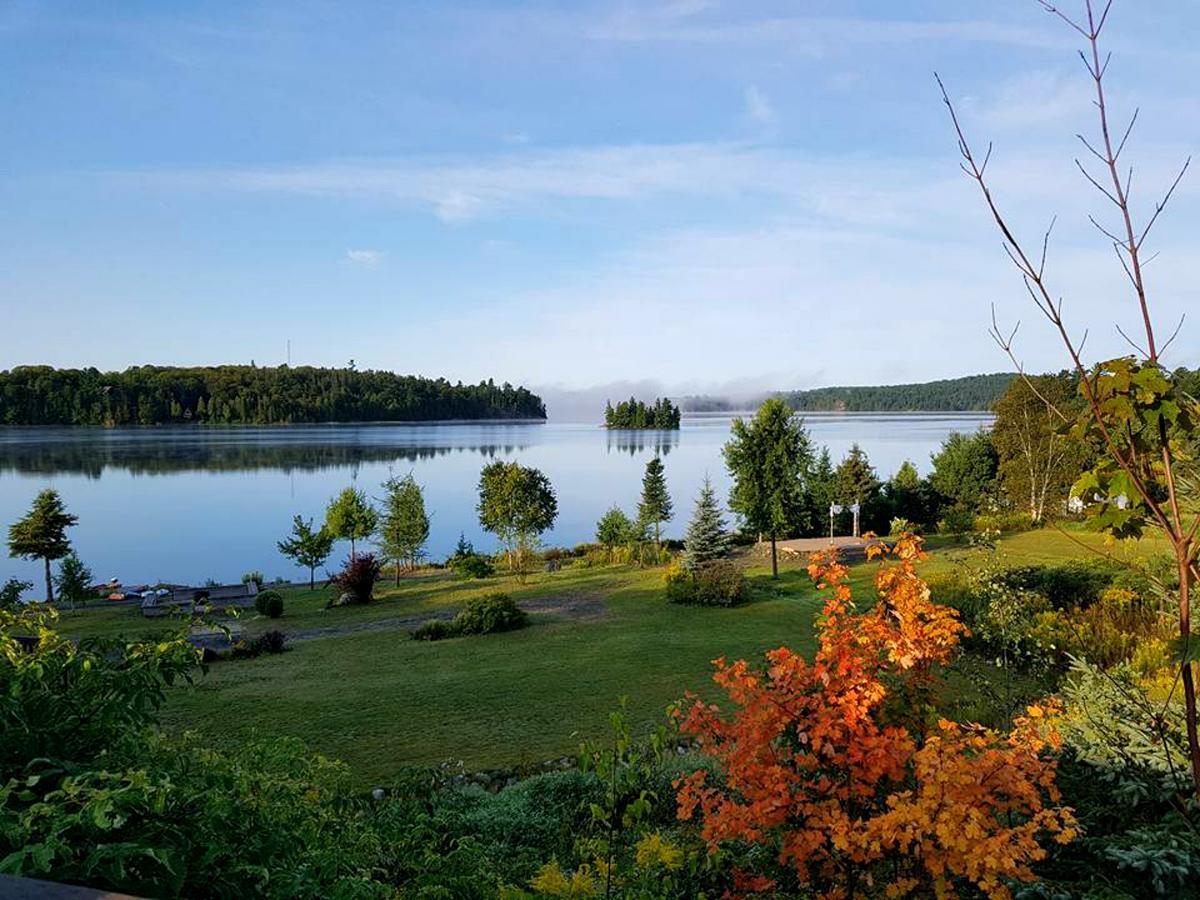 Dunlop Lake Lodge Elliot Lake エクステリア 写真